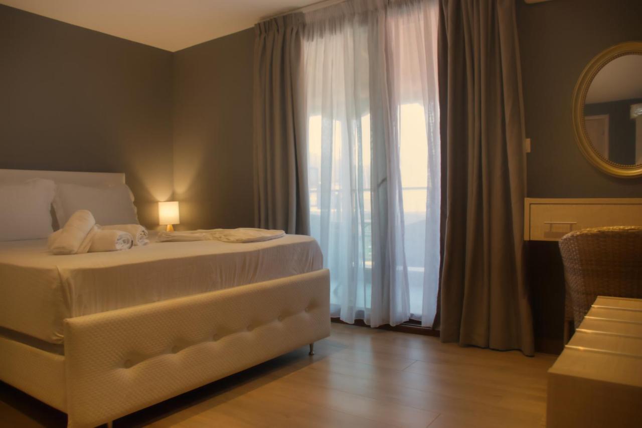 Hotel Viky Сарти Екстериор снимка